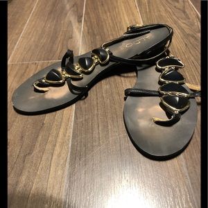 Aldo flat sandal black and gold size 7